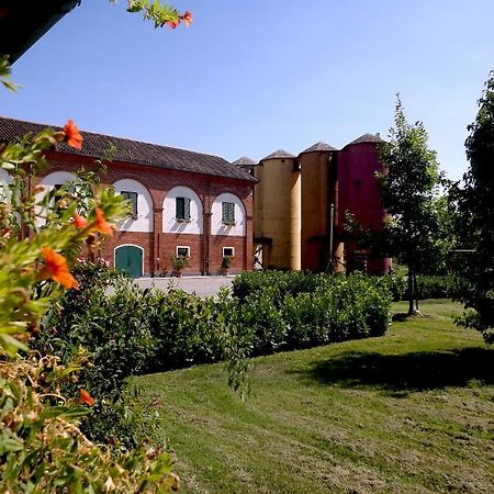 ヴァレンツァ Agriturismo Cascina Nuovaヴィラ エクステリア 写真