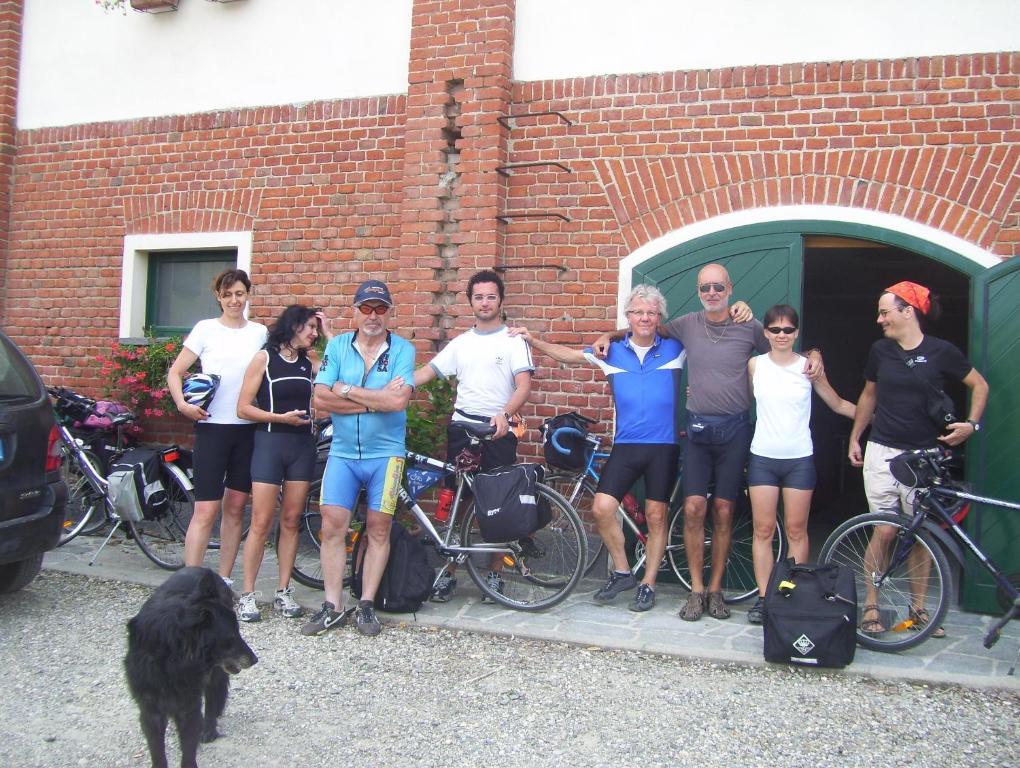 ヴァレンツァ Agriturismo Cascina Nuovaヴィラ エクステリア 写真