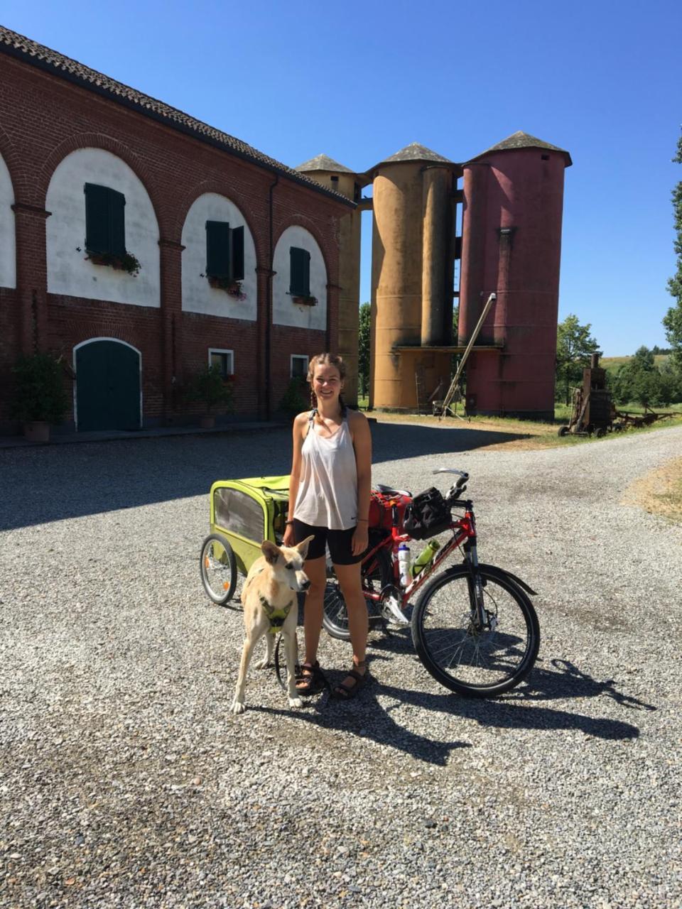 ヴァレンツァ Agriturismo Cascina Nuovaヴィラ エクステリア 写真