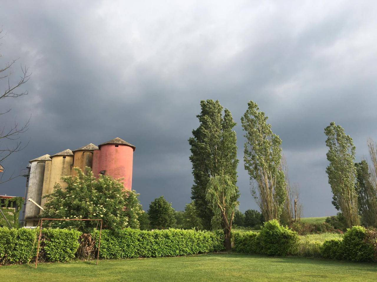 ヴァレンツァ Agriturismo Cascina Nuovaヴィラ エクステリア 写真